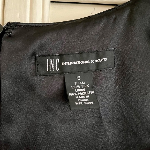 INC, LADIES BLACK & WHITE POLKA DOT DRESS. SCOOP NECKLINE & BANDED WAIST. SIZE 6 - Picture 5 of 5